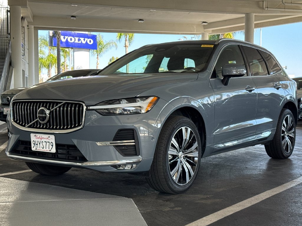 Used 2023 Volvo XC60 B5 Plus w/ Protection Package FWD image 2