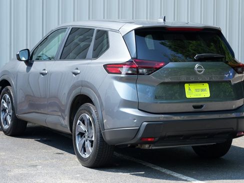 Used 2025 Nissan Rogue SV FWD image 43