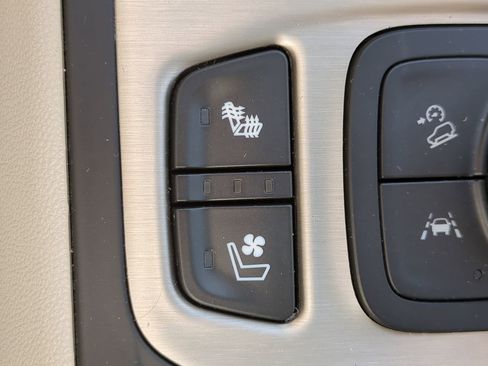 Used 2024 GMC Terrain Denali w/ Denali Premium Package image 23