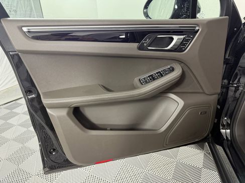 New 2025 Porsche Macan image 28