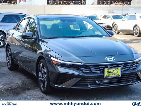 New 2025 Hyundai Elantra Sport FWD image 3