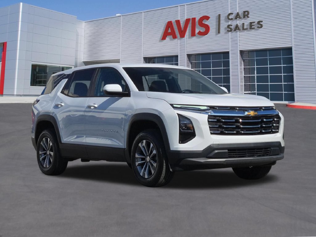 Used 2026 Chevrolet Equinox LT FWD image 3