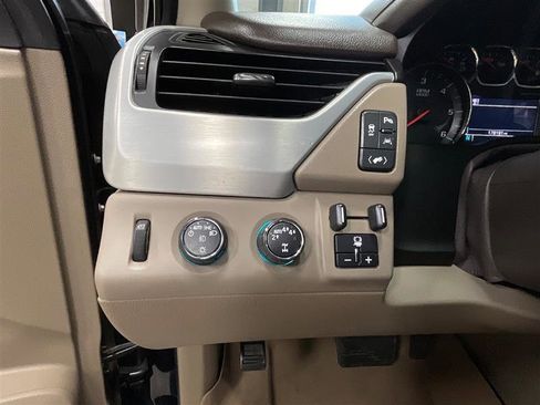 Used 2017 GMC Yukon SLT w/ Premium Edition AWD/4WD image 19