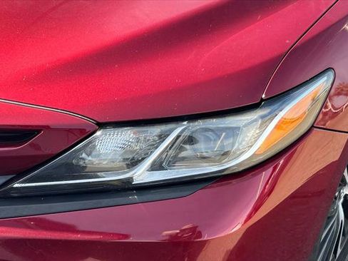 Certified 2018 Toyota Camry SE w/ Moonroof Package image 21