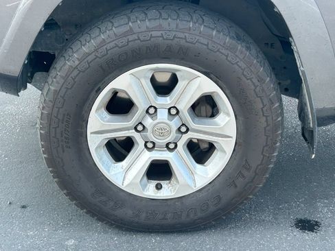 Used 2022 Toyota 4Runner SR5 Premium w/ Moonroof Package AWD/4WD image 12