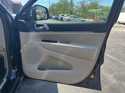 Used 2018 Jeep Grand Cherokee Limited w/ Luxury Group II AWD/4WD image 39
