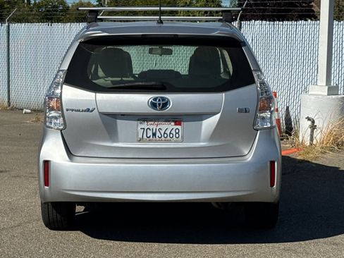 Used 2013 Toyota Prius V Two FWD image 4