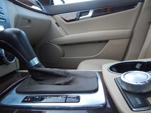 Used 2012 Mercedes-Benz C 250 Sedan image 41