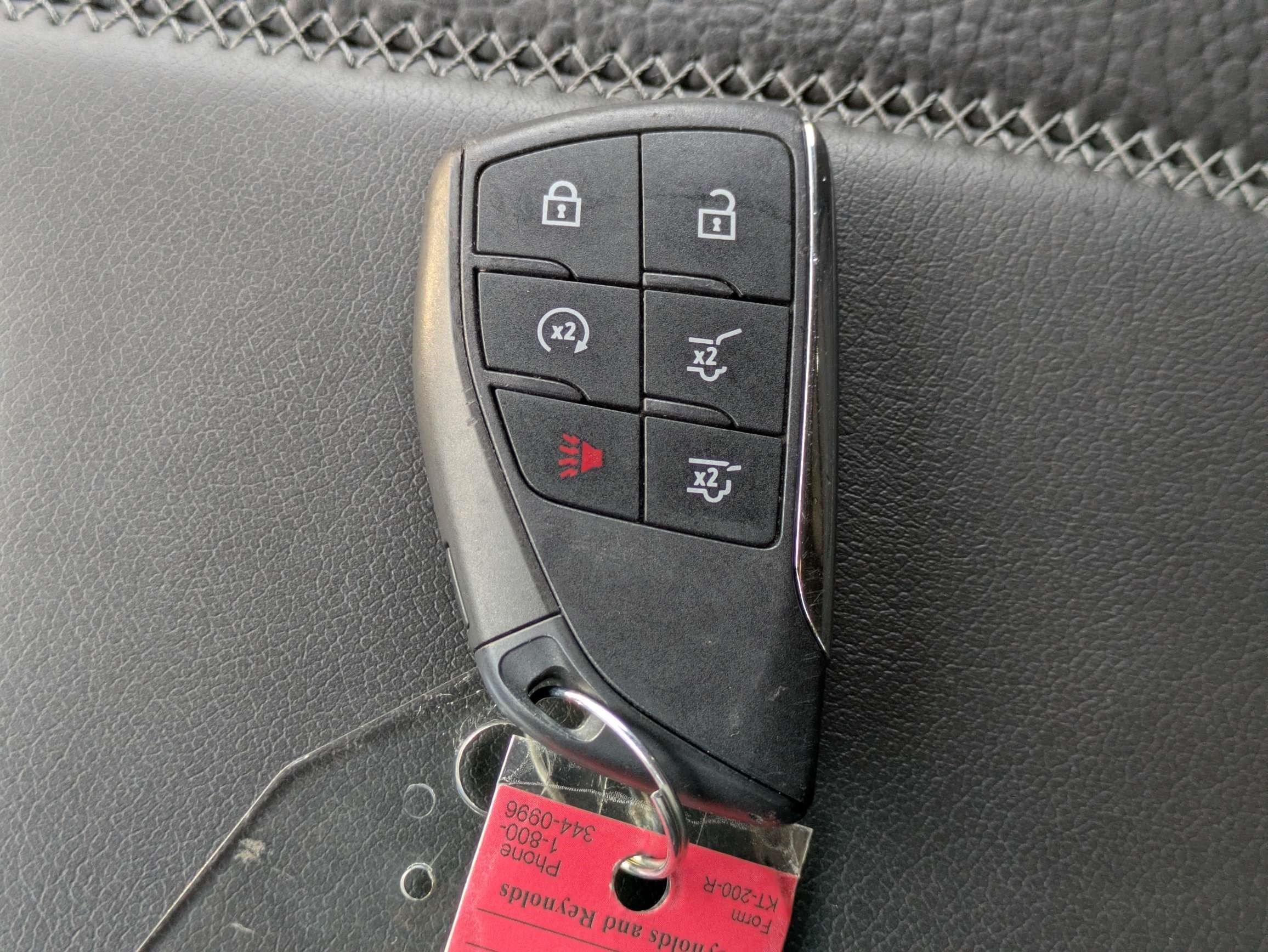 Used 2025 GMC Yukon XL Denali AWD/4WD image 28