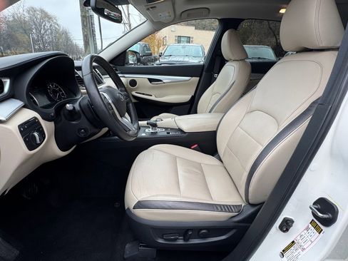 Used 2019 INFINITI QX50 Essential w/ Premium Heat Package image 12