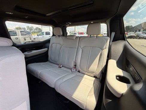 New 2026 Jeep Grand Wagoneer Summit AWD/4WD image 15