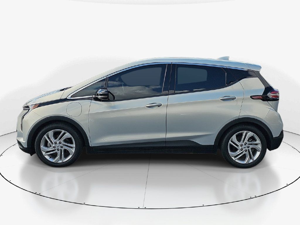 Used 2023 Chevrolet Bolt LT w/ Driver Confidence Package FWD image 10