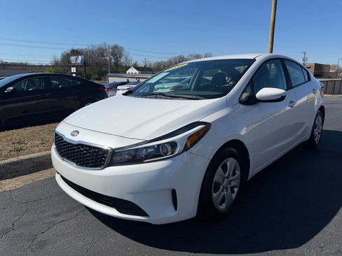 Used 2017 Kia Forte LX w/ LX Popular Package image 3