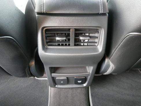 Used 2020 Ford Edge ST image 21