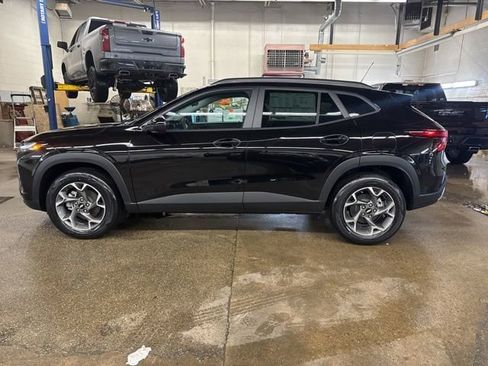 New 2026 Chevrolet Trax LT FWD image 3