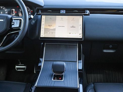 New 2026 Land Rover Range Rover Velar Dynamic SE image 21