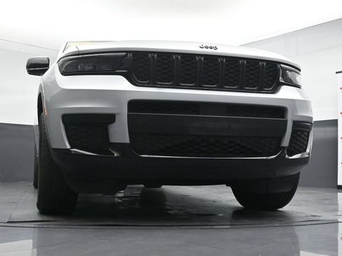 Used 2024 Jeep Grand Cherokee L Laredo AWD/4WD image 30