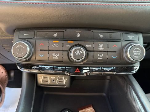 Used 2023 Dodge Durango GT AWD/4WD image 31