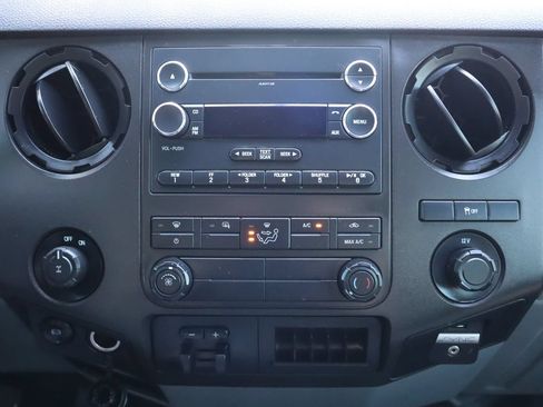 Used 2016 Ford F250 XL w/ Power Equipment Group AWD/4WD image 34