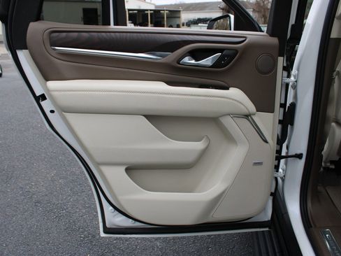 Used 2023 GMC Yukon Denali image 31