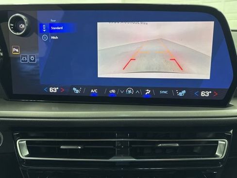 New 2026 Chevrolet Traverse LT w/ Sun and Wheel Package AWD/4WD image 17