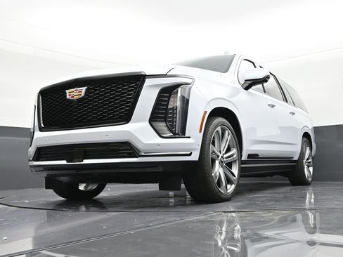 Certified 2026 Cadillac Escalade ESV Platinum Sport AWD/4WD image 20