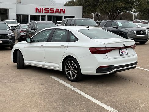 Used 2025 Volkswagen Jetta Sport image 7