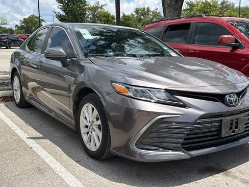 Used 2023 Toyota Camry LE FWD image 3