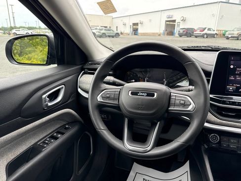 Used 2022 Jeep Compass Latitude AWD/4WD image 14