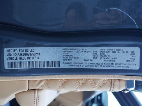 New 2025 Jeep Grand Cherokee L Summit image 32