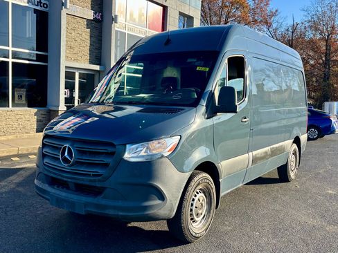 Used 2019 Mercedes-Benz Sprinter 144 image 2