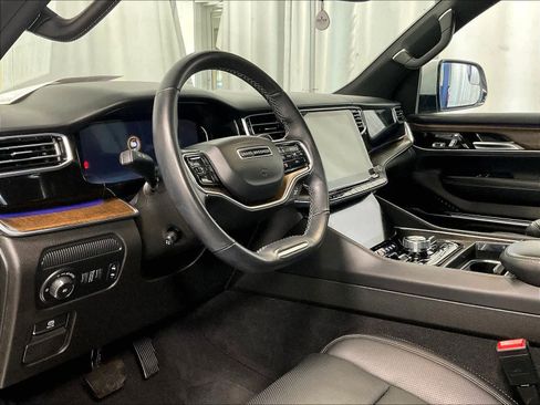 Used 2022 Jeep Grand Wagoneer Series I image 8
