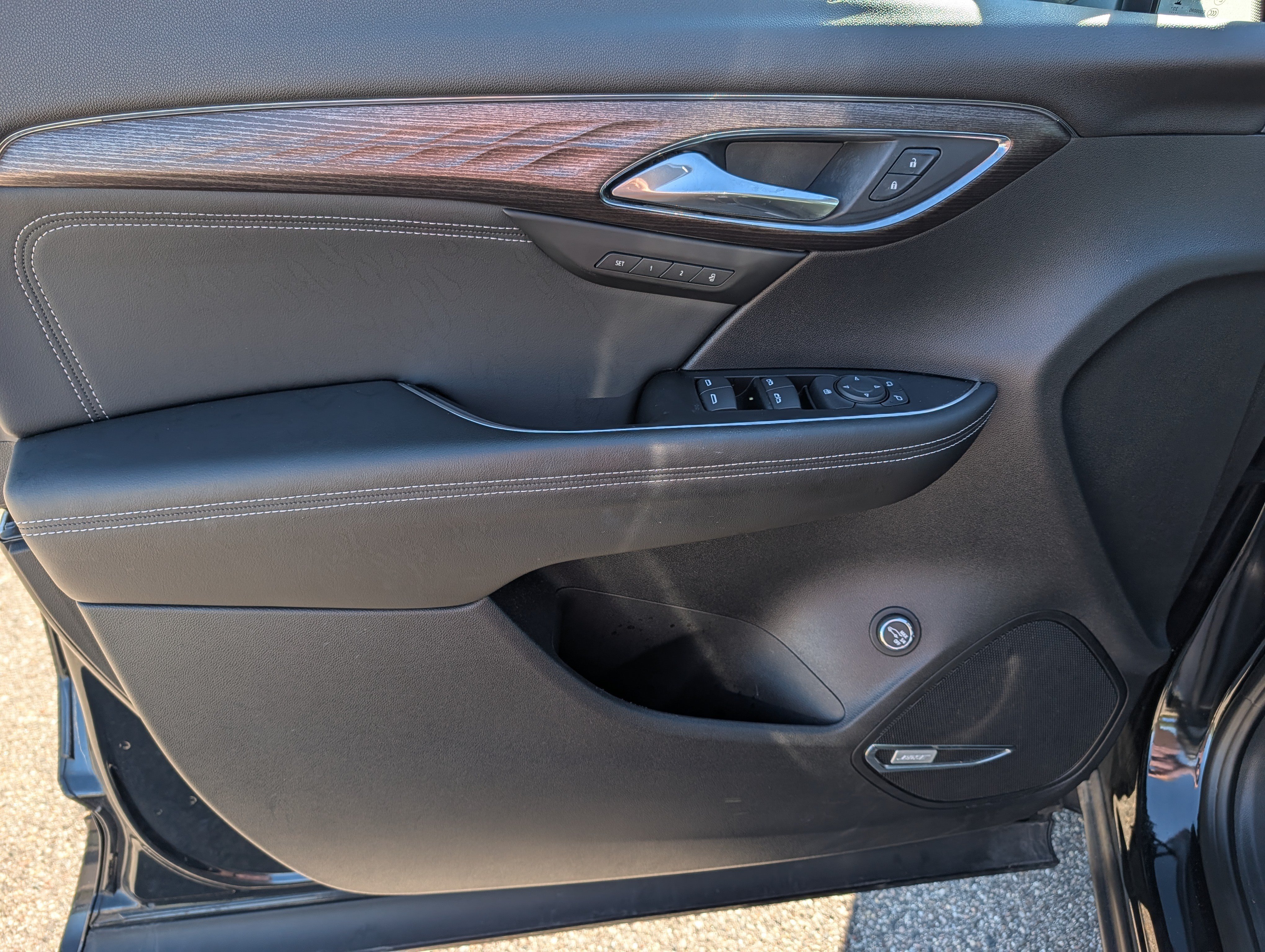 Used 2023 Buick Envision Avenir AWD/4WD image 22