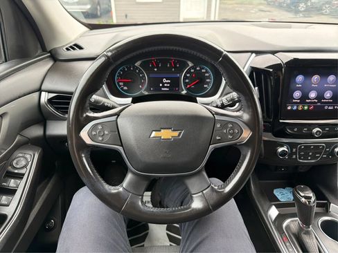 Used 2020 Chevrolet Traverse LT FWD image 20