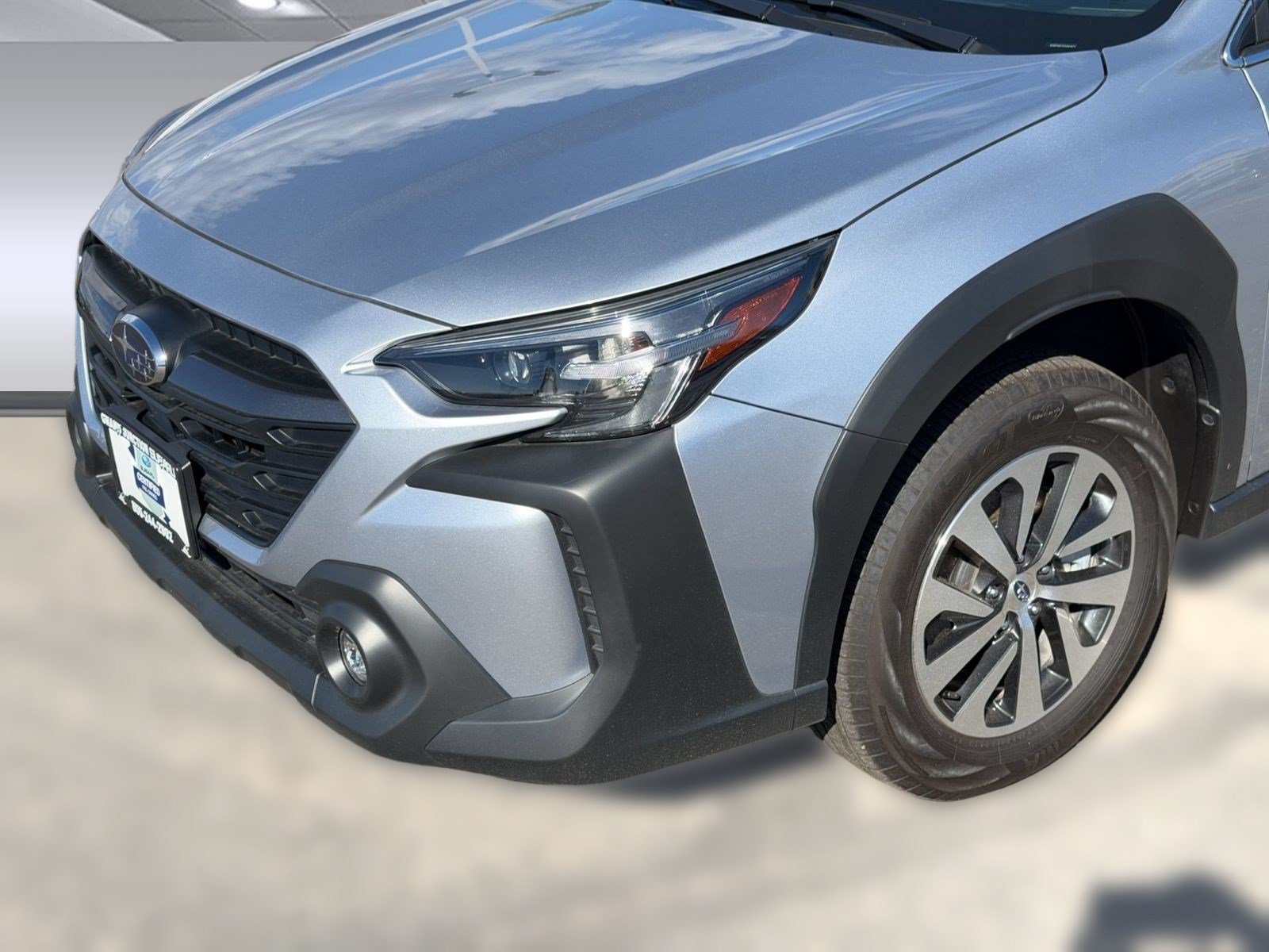 Certified 2025 Subaru Outback Premium AWD/4WD image 11