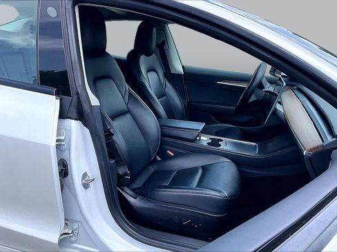 Used 2022 Tesla Model 3 Standard Range RWD image 8