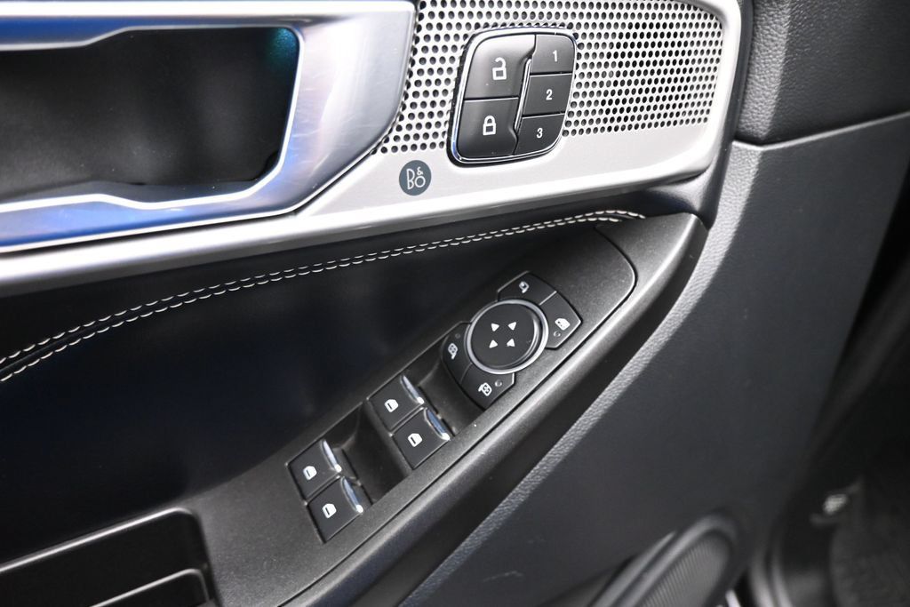 Used 2020 Ford Explorer ST AWD/4WD image 11