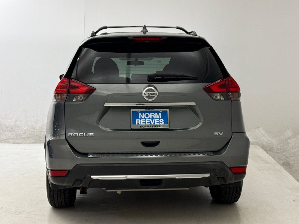 Used 2017 Nissan Rogue SV w/ Midnight Edition FWD image 9