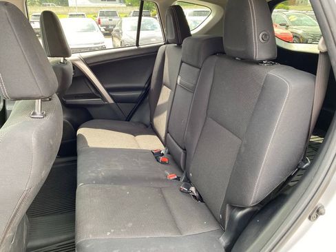Used 2018 Toyota RAV4 XLE AWD/4WD image 27