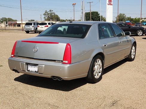 Used 2008 Cadillac DTS FWD image 4