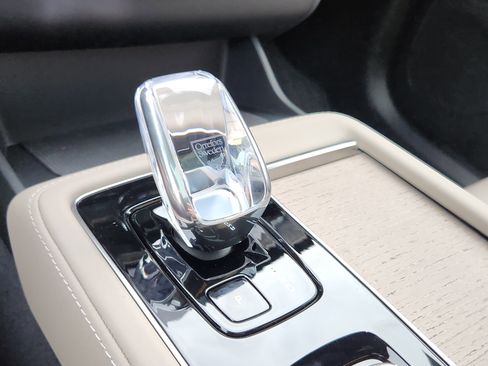 New 2026 Volvo XC90 B6 Ultra w/ Lounge Package image 15