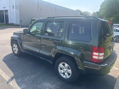 Used 2011 Jeep Liberty Sport w/ Popular Equipment Group AWD/4WD image 3