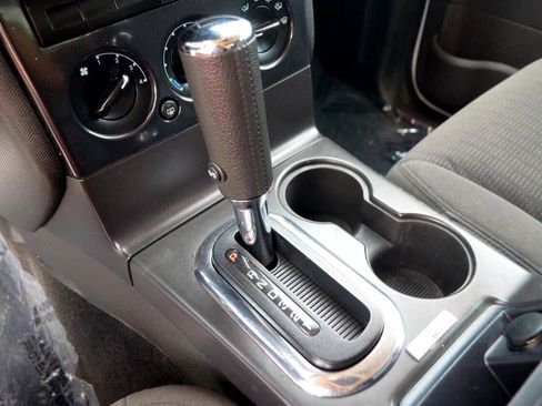 Used 2010 Ford Explorer XLT image 35