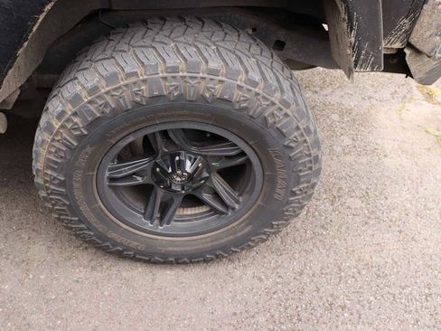 Used 2017 Jeep Wrangler Freedom Edition AWD/4WD image 9