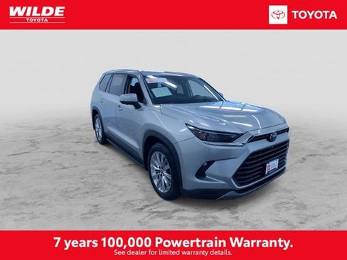 Certified 2024 Toyota Grand Highlander Platinum image 3