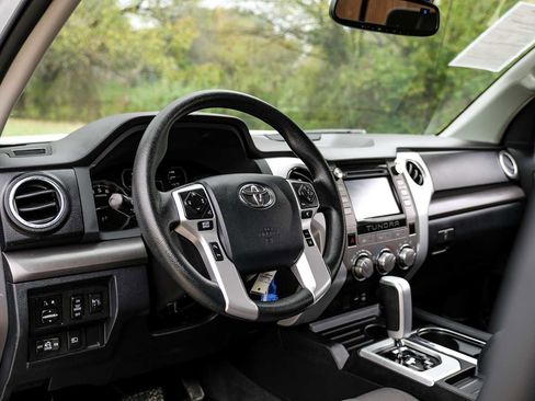 Used 2018 Toyota Tundra SR5 image 3