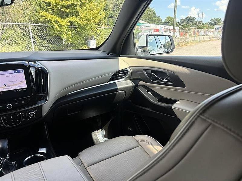 Used 2023 Chevrolet Traverse Premier FWD image 42