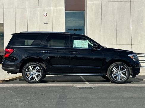 Certified 2023 Ford Expedition Limited image 2