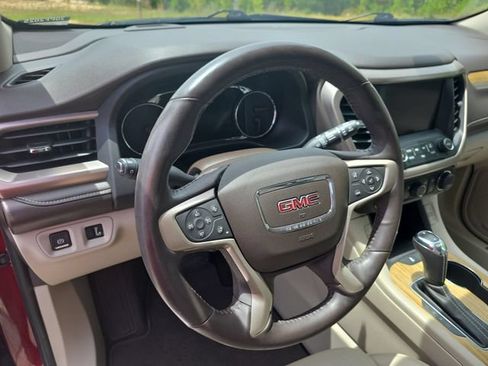 Used 2018 GMC Acadia Denali w/ Technology Package FWD image 18