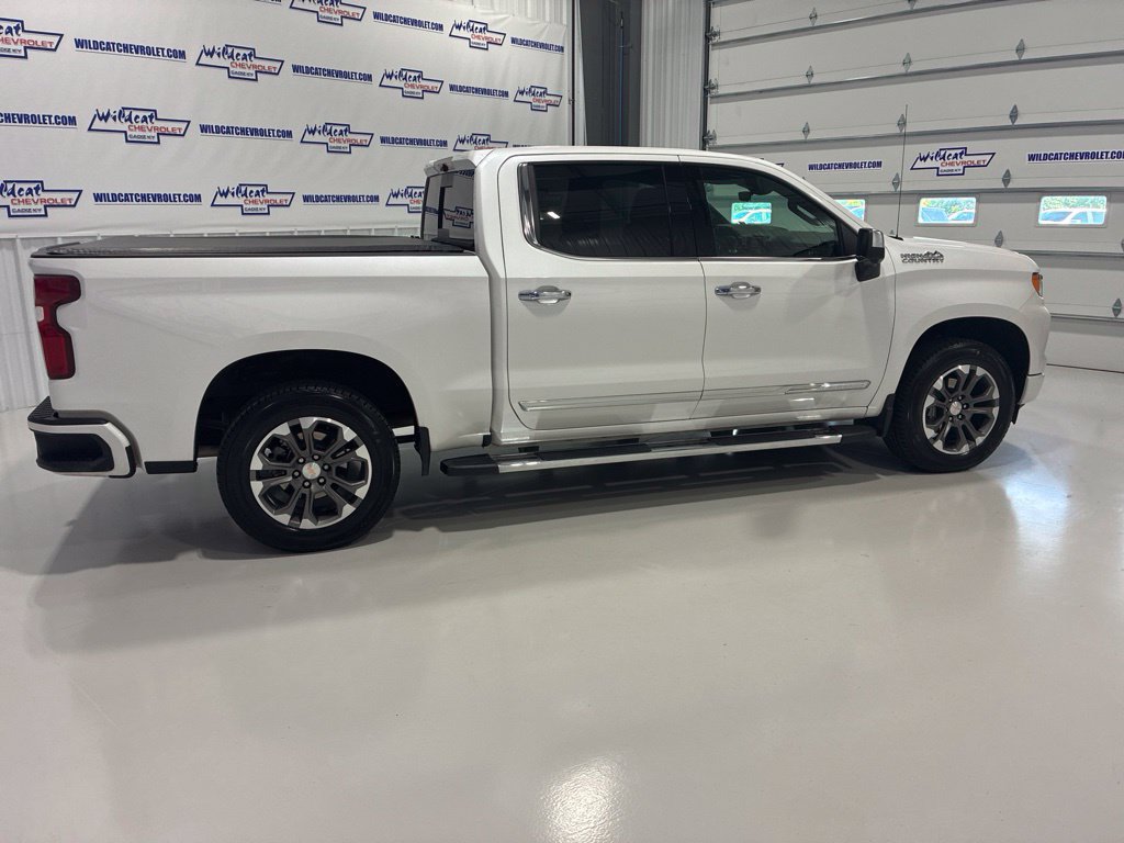 Used 2025 Chevrolet Silverado 1500 High Country w/ Technology Package AWD/4WD image 8
